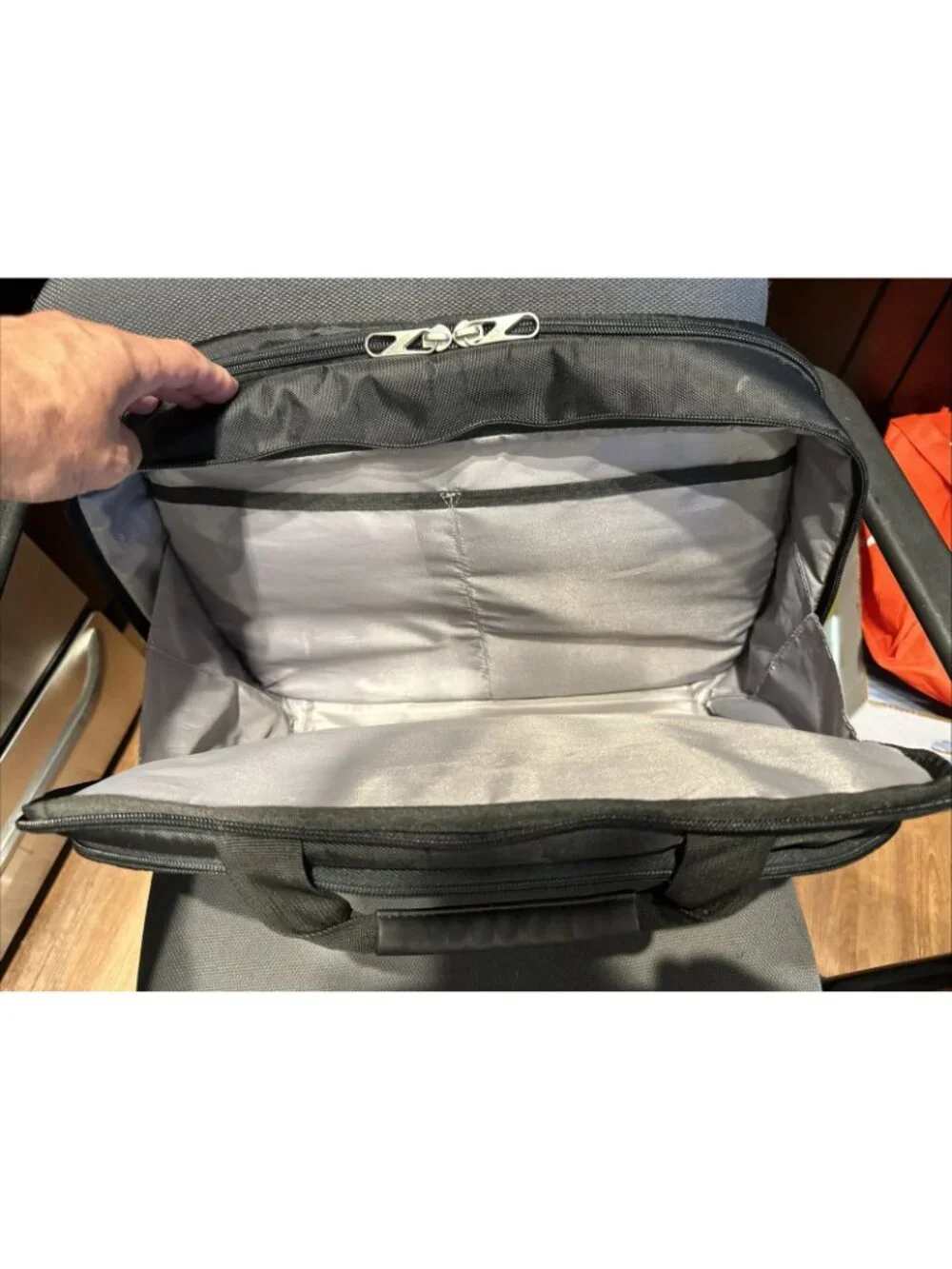 American Tourister Laptop Bag Zip Work Business Carry On Travel Black 17